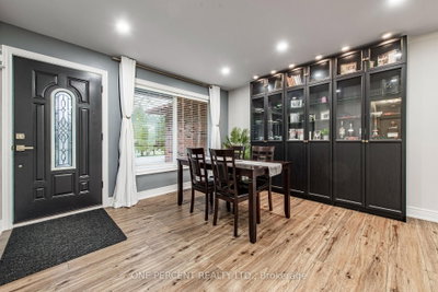 8 Cardwell Court • Adjala-Tosorontio, ON photo 5