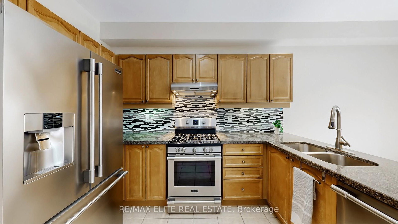 62 Macedonia Court • Newmarket, ON photo 10