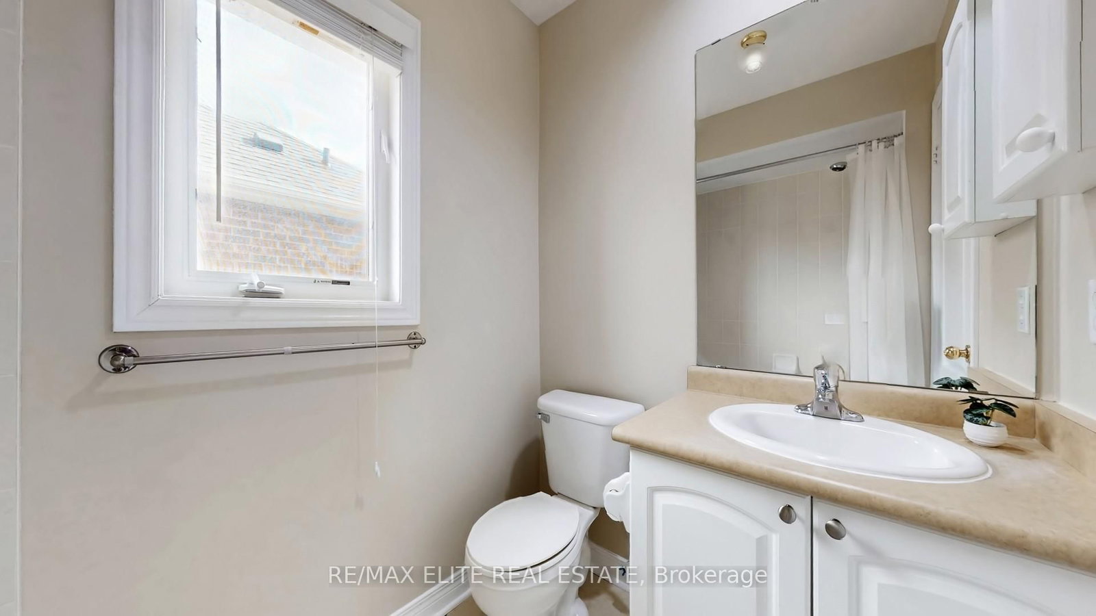 62 Macedonia Court • Newmarket, ON photo 27