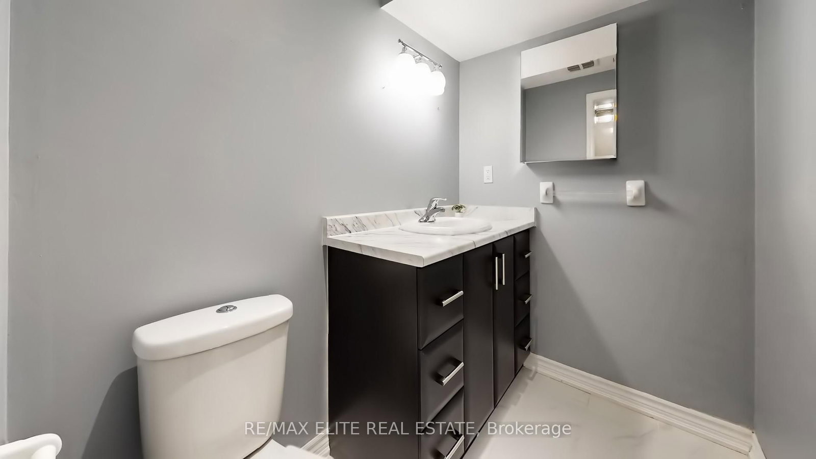62 Macedonia Court • Newmarket, ON photo 34