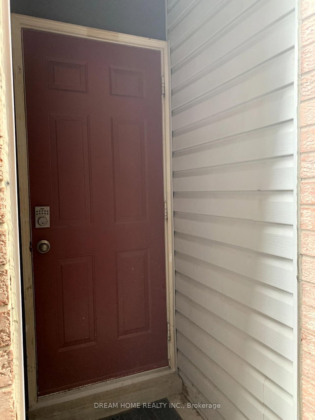 basement room1 - 17 River Forest Street