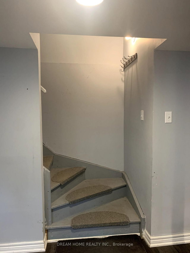 basement room1 - 17 River Forest Street