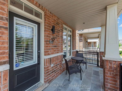 57 Chao Crescent • Richmond Hill, ON photo 2