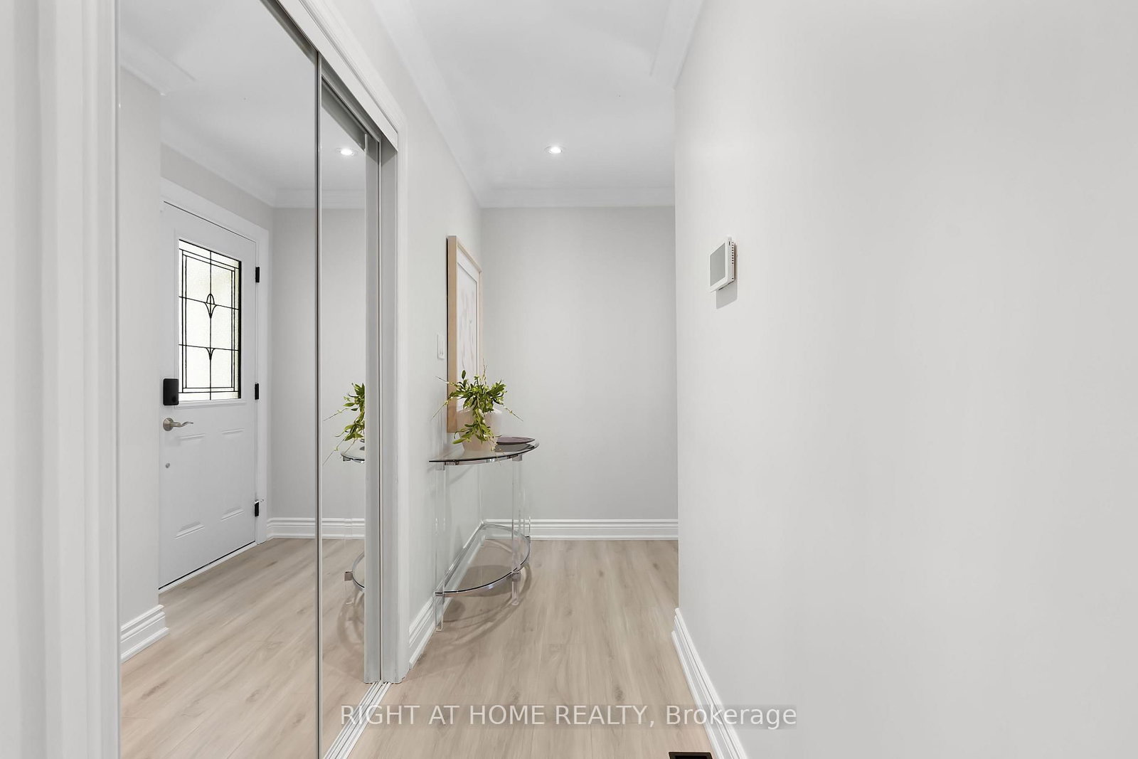 229 Billings Crescent • Newmarket, ON photo 4