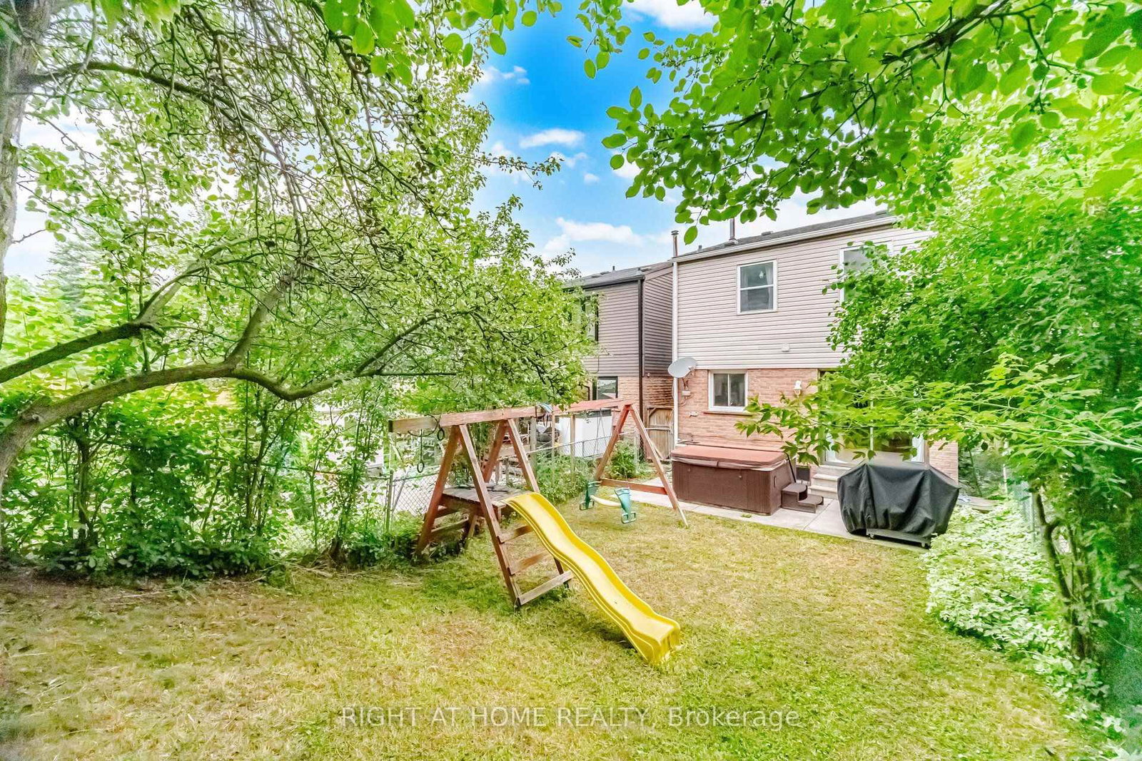 121 Bob O'link Avenue • Vaughan, ON photo 35