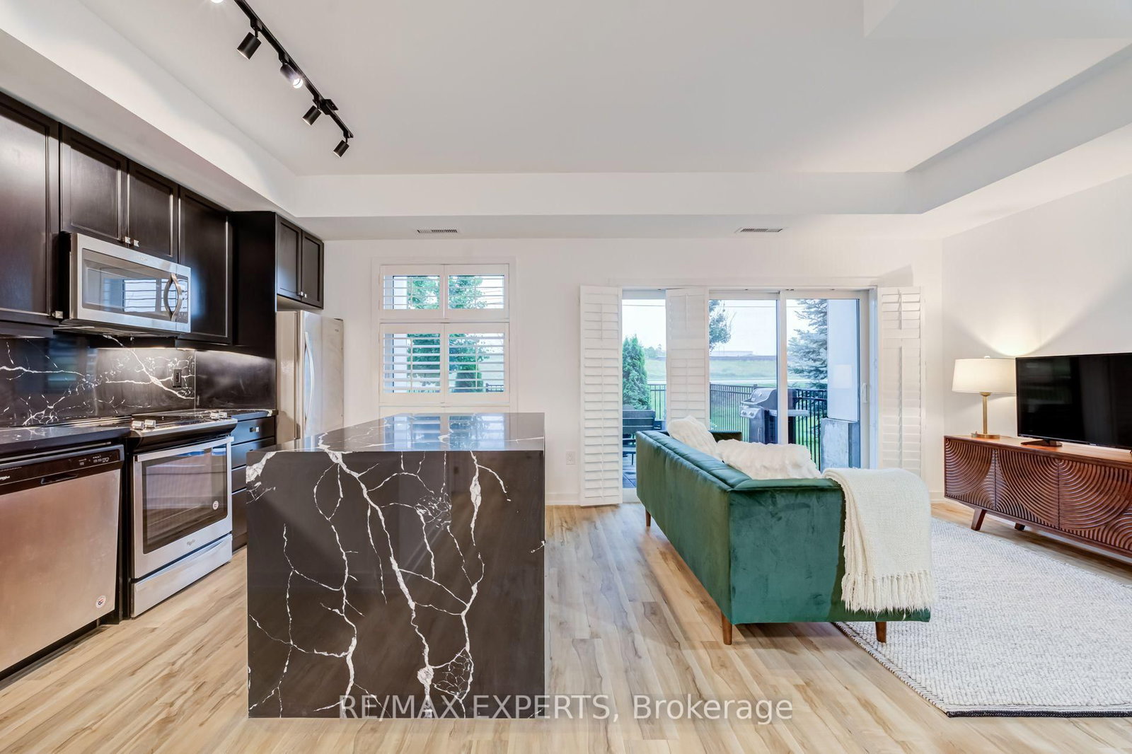 555 William Graham Drive • #121 • Aurora, ON photo 10