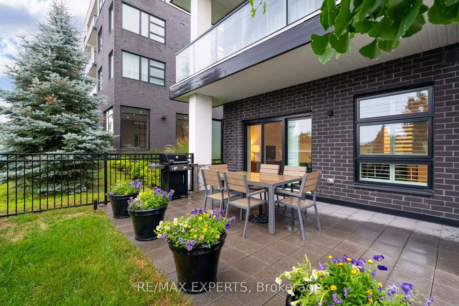 555 William Graham Drive • #121 • Aurora, ON photo 21