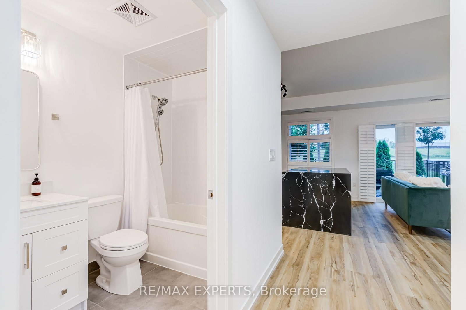 555 William Graham Drive • #121 • Aurora, ON photo 8