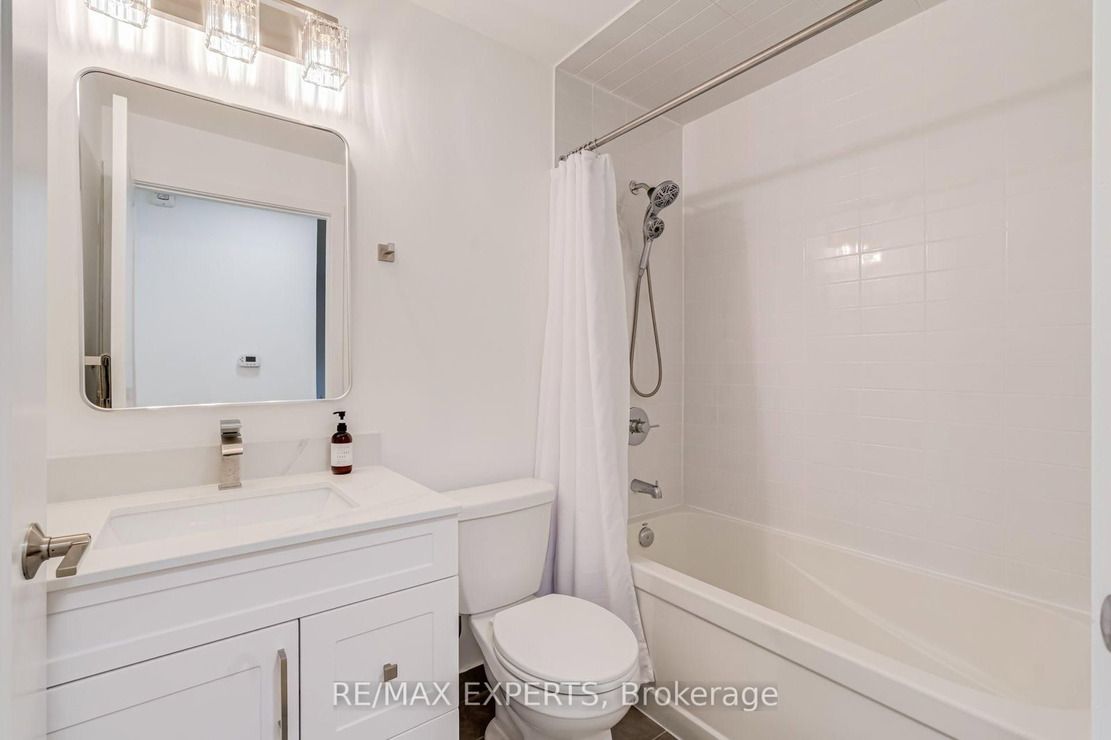 555 William Graham Drive • #121 • Aurora, ON photo 9