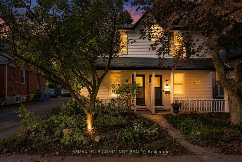 30 Elizabeth Street S, Richmond Hill