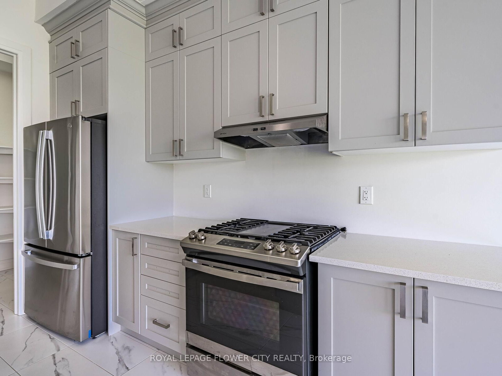 26 Hummingbird Grove • Adjala-Tosorontio, ON photo 15