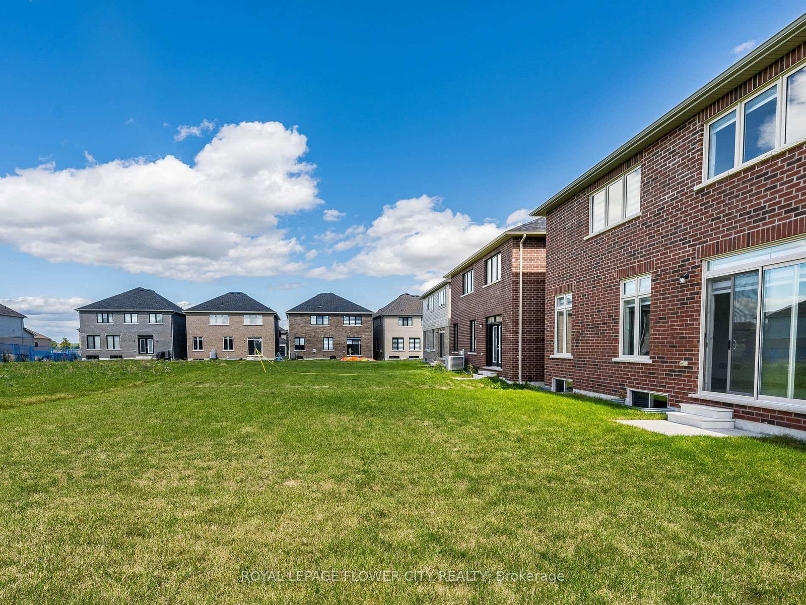 26 Hummingbird Grove • Adjala-Tosorontio, ON photo 50