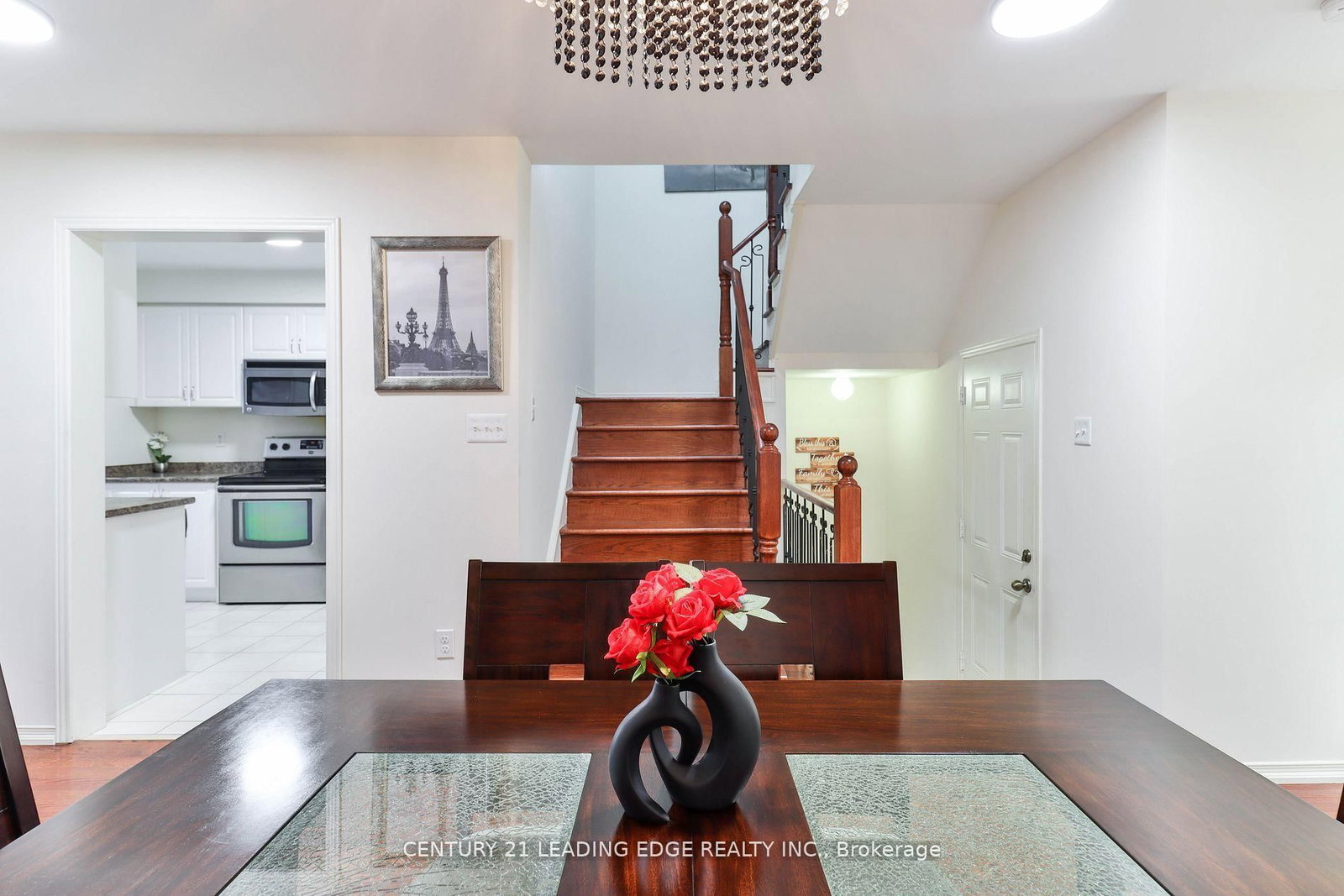 15 Robertdale Court • Whitchurch-Stouffville, ON photo 5