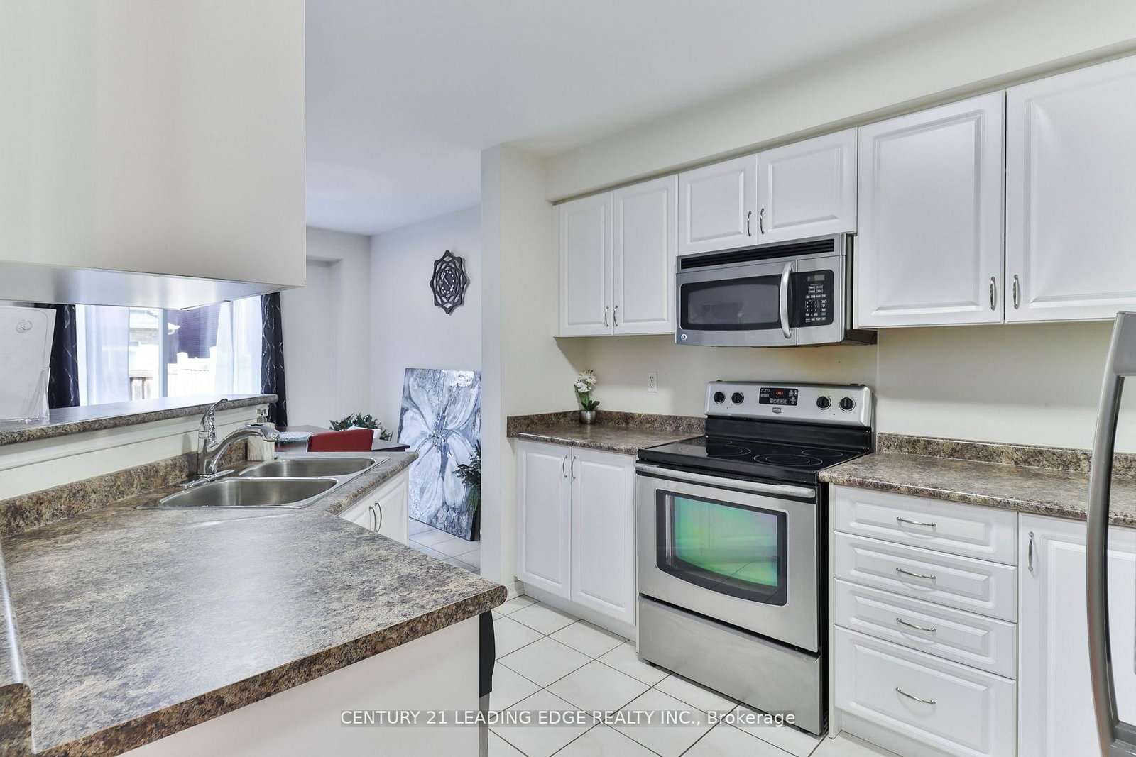 15 Robertdale Court • Whitchurch-Stouffville, ON photo 9