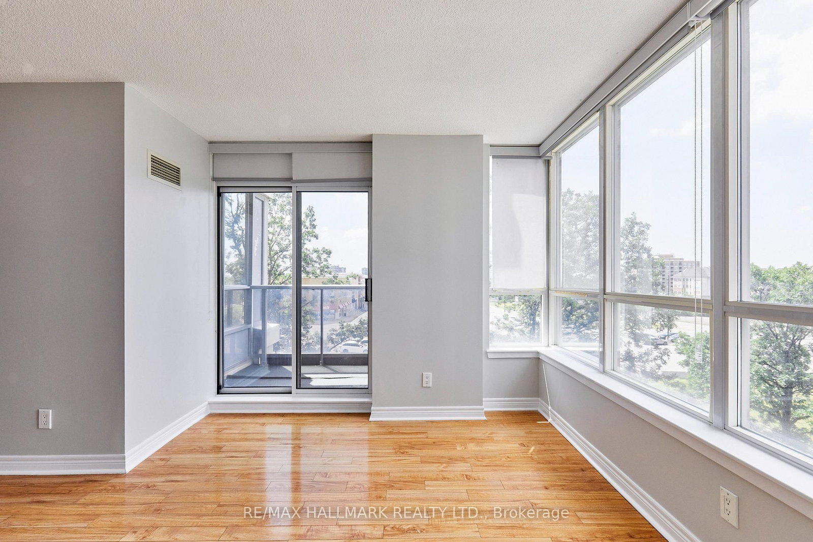 60 Disera Drive • #307 • Vaughan, ON photo 30
