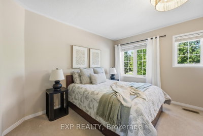 3 Battenberg Court • East Gwillimbury, ON photo 8
