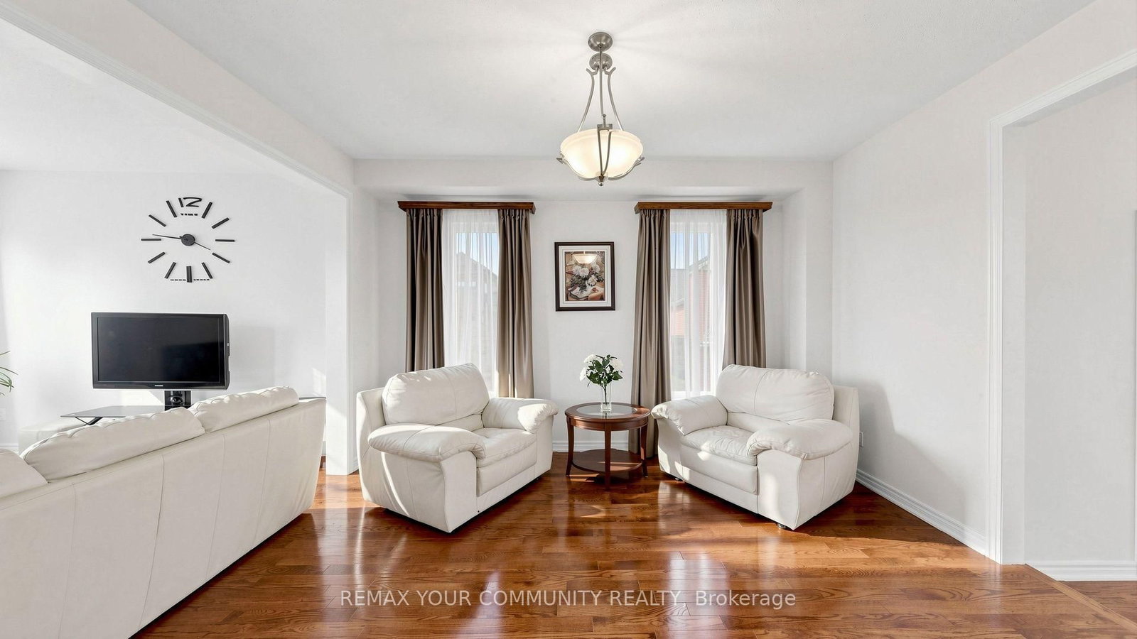 6 Homerton Avenue • Richmond Hill, ON photo 2