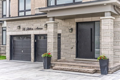 5-bed Detached House · 58 Stilton Ave