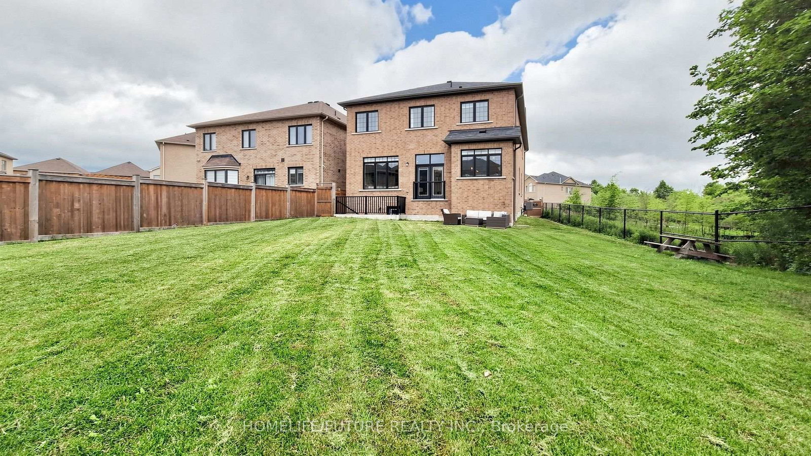 18 Ken Betz Court • Whitchurch-Stouffville, ON photo 48
