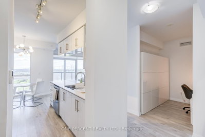 Unit 804 — 65 Oneida Crescent — photo 6