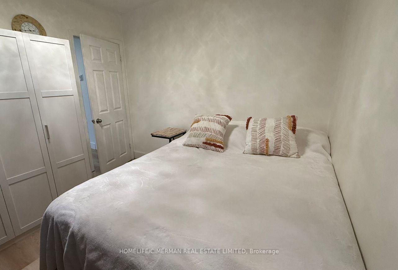 678 Trinity Street • Innisfil, ON photo 12