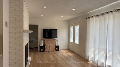 678 Trinity Street • Innisfil, ON photo 5