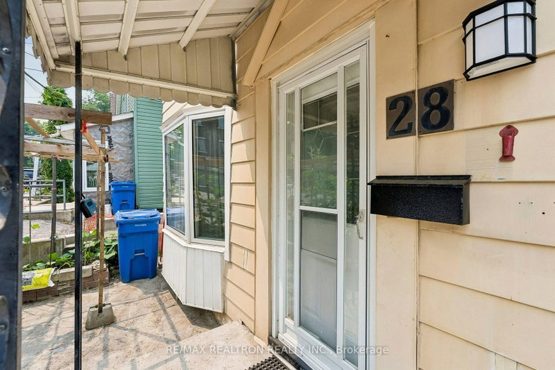 28 Machell Avenue