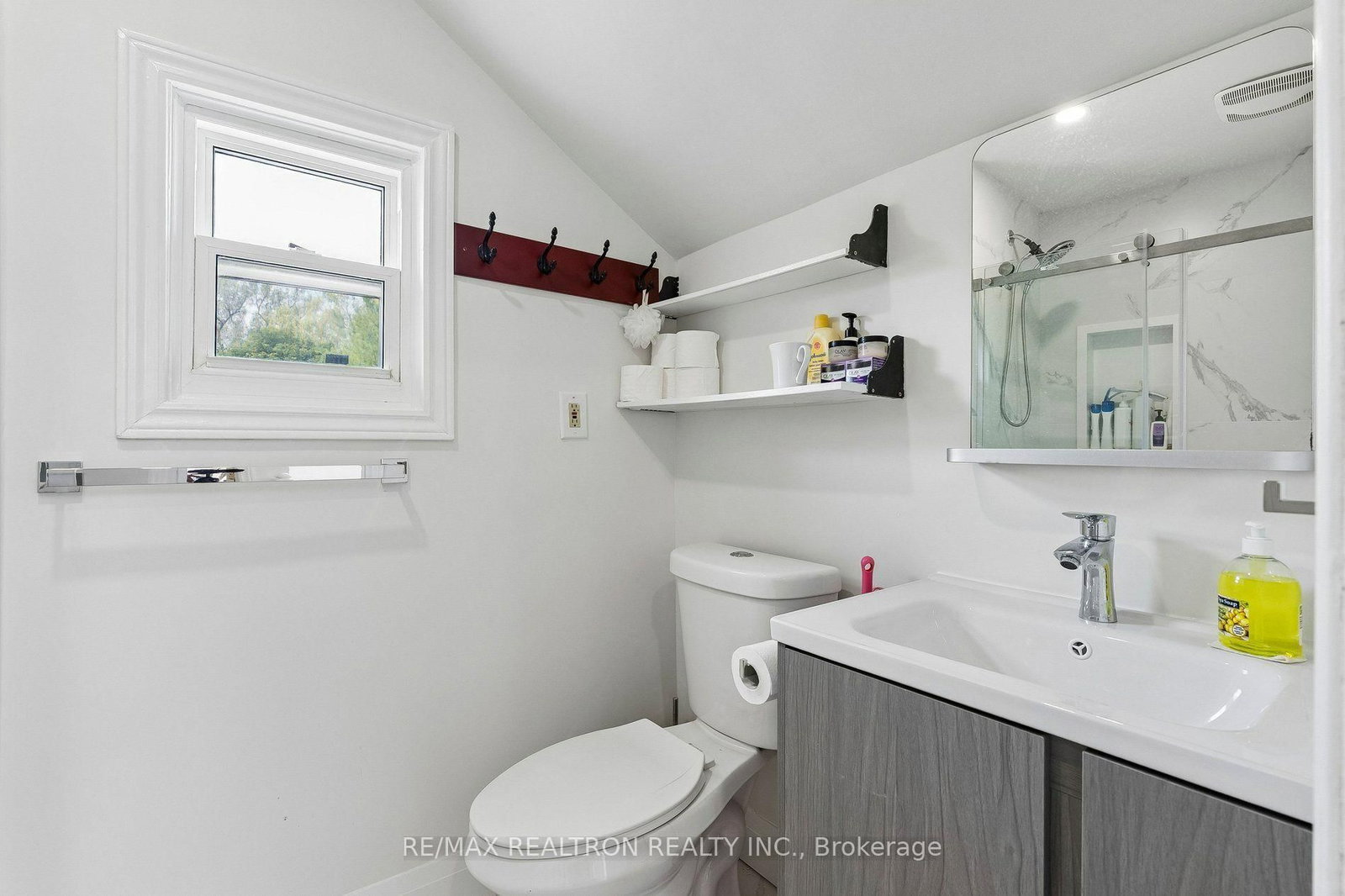 28 Machell Avenue • Aurora, ON photo 25