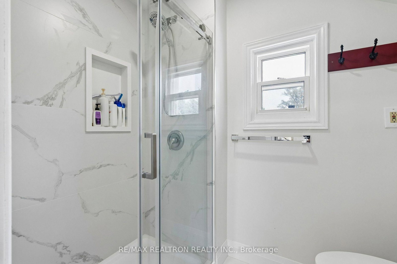 28 Machell Avenue • Aurora, ON photo 26