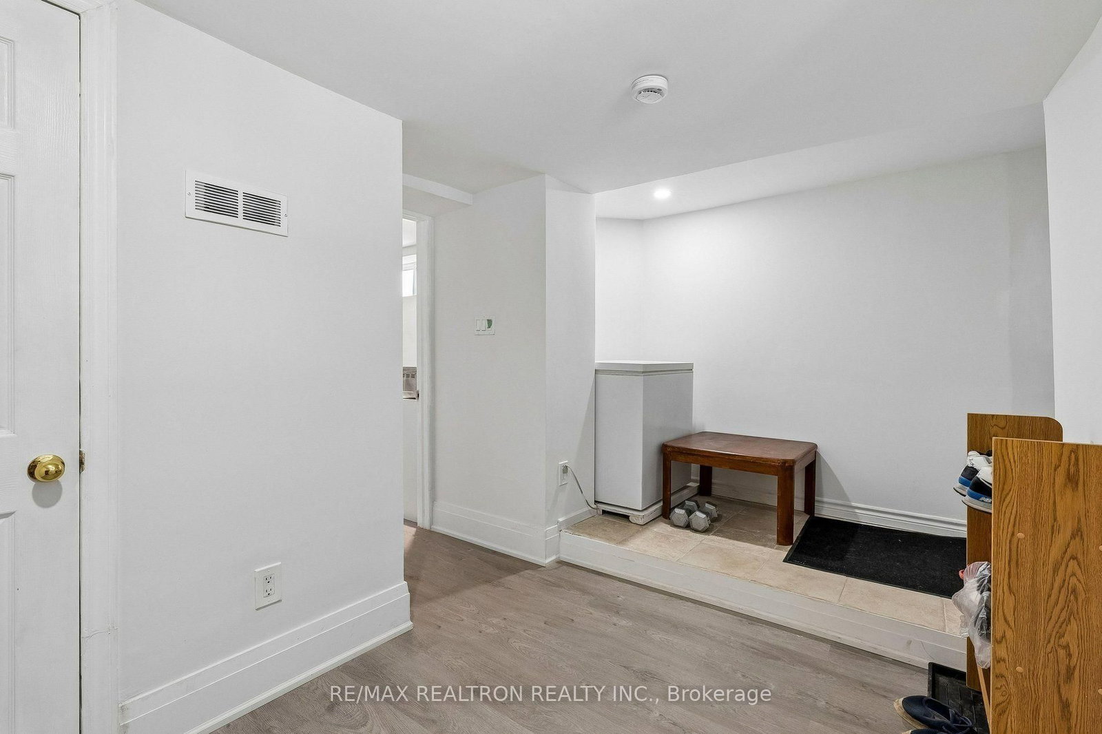 28 Machell Avenue • Aurora, ON photo 30
