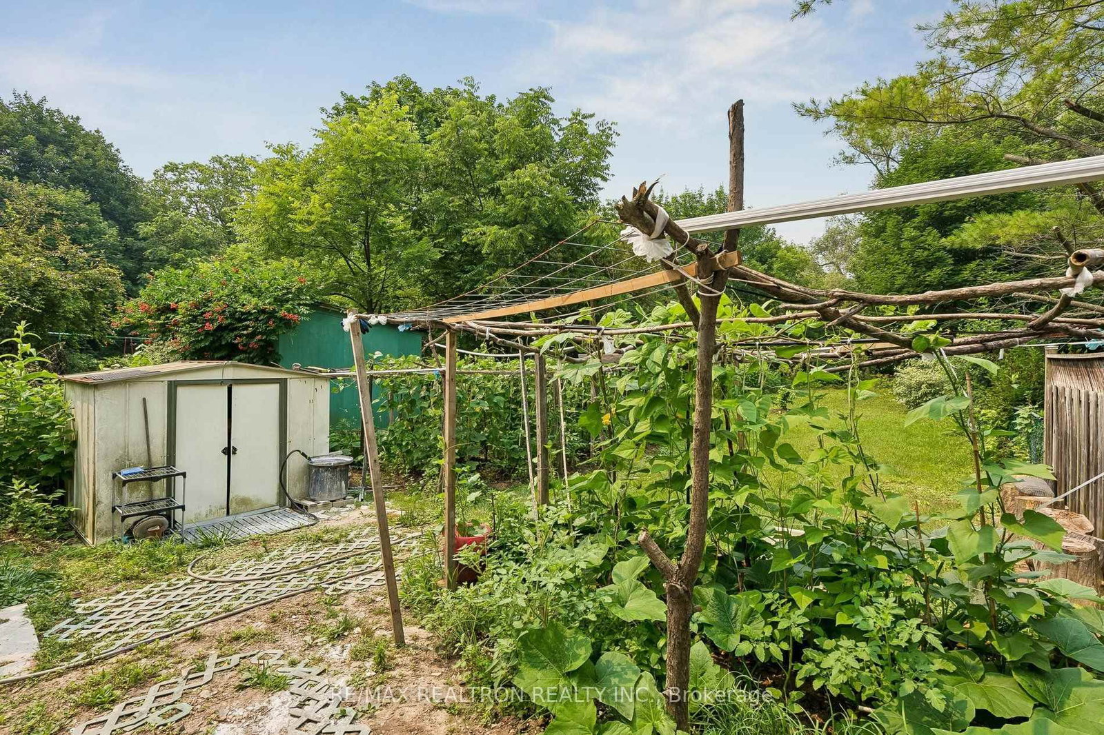28 Machell Avenue • Aurora, ON photo 42