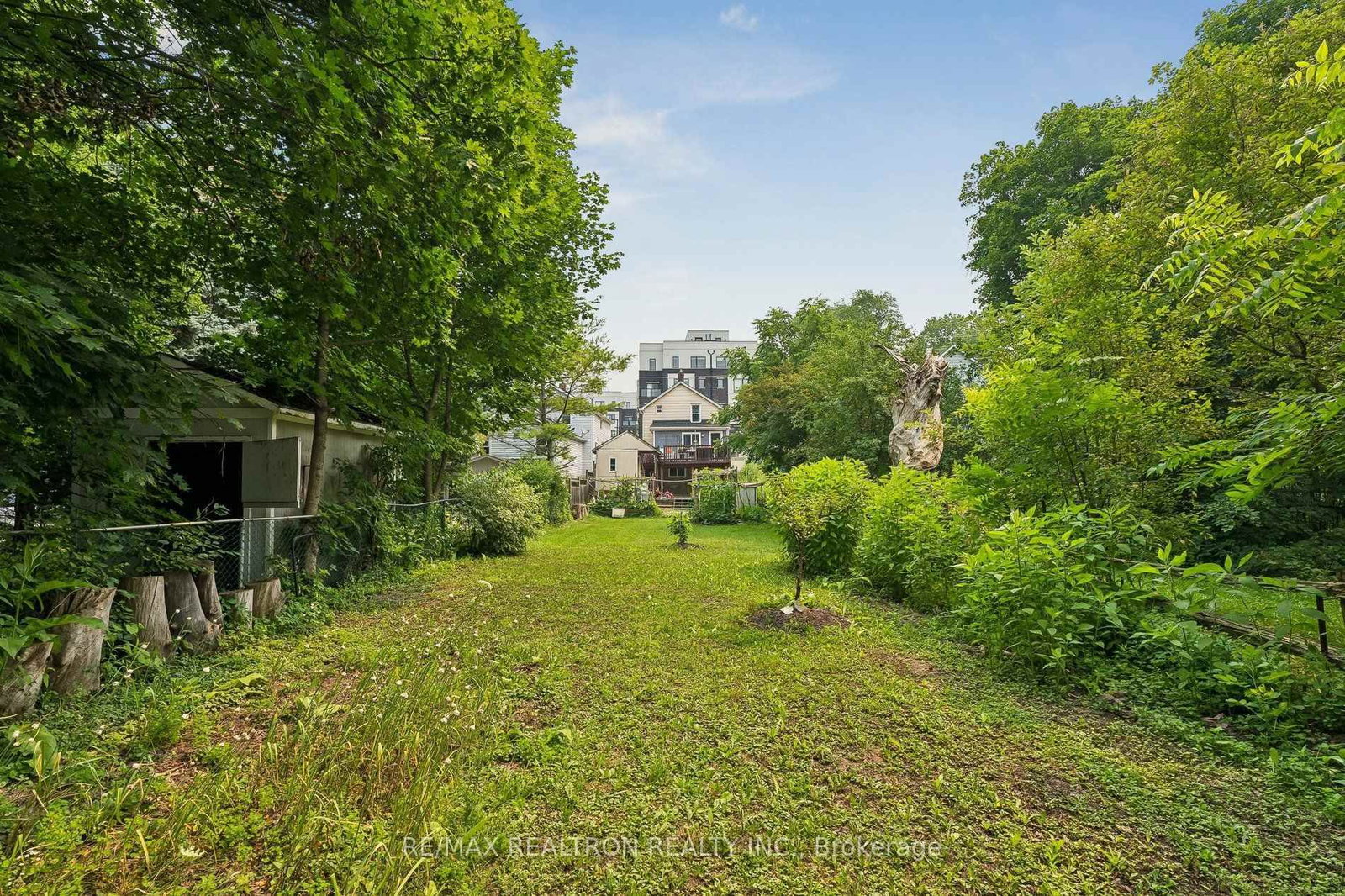 28 Machell Avenue • Aurora, ON photo 45
