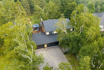 2003 Grand Vista Court • Innisfil, ON photo 3