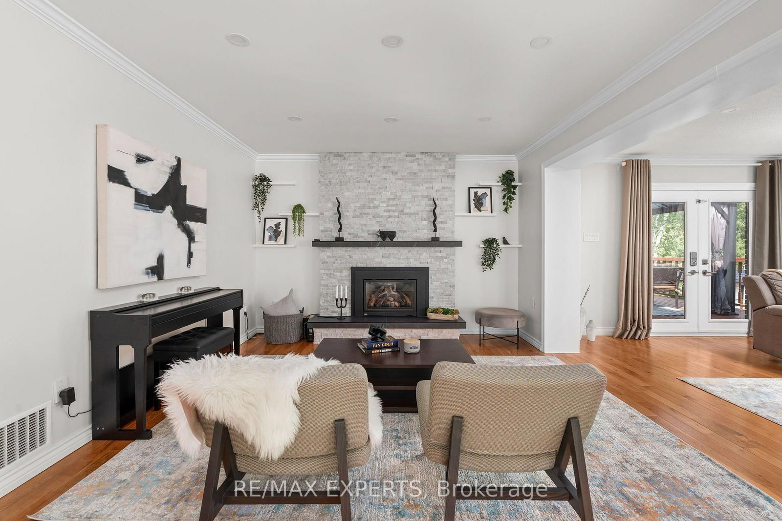2003 Grand Vista Court • Innisfil, ON photo 9
