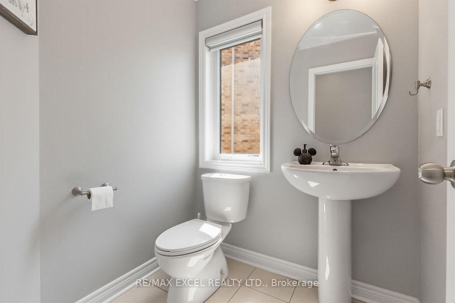 10 KEN BETZ Court • Whitchurch-Stouffville, ON photo 18