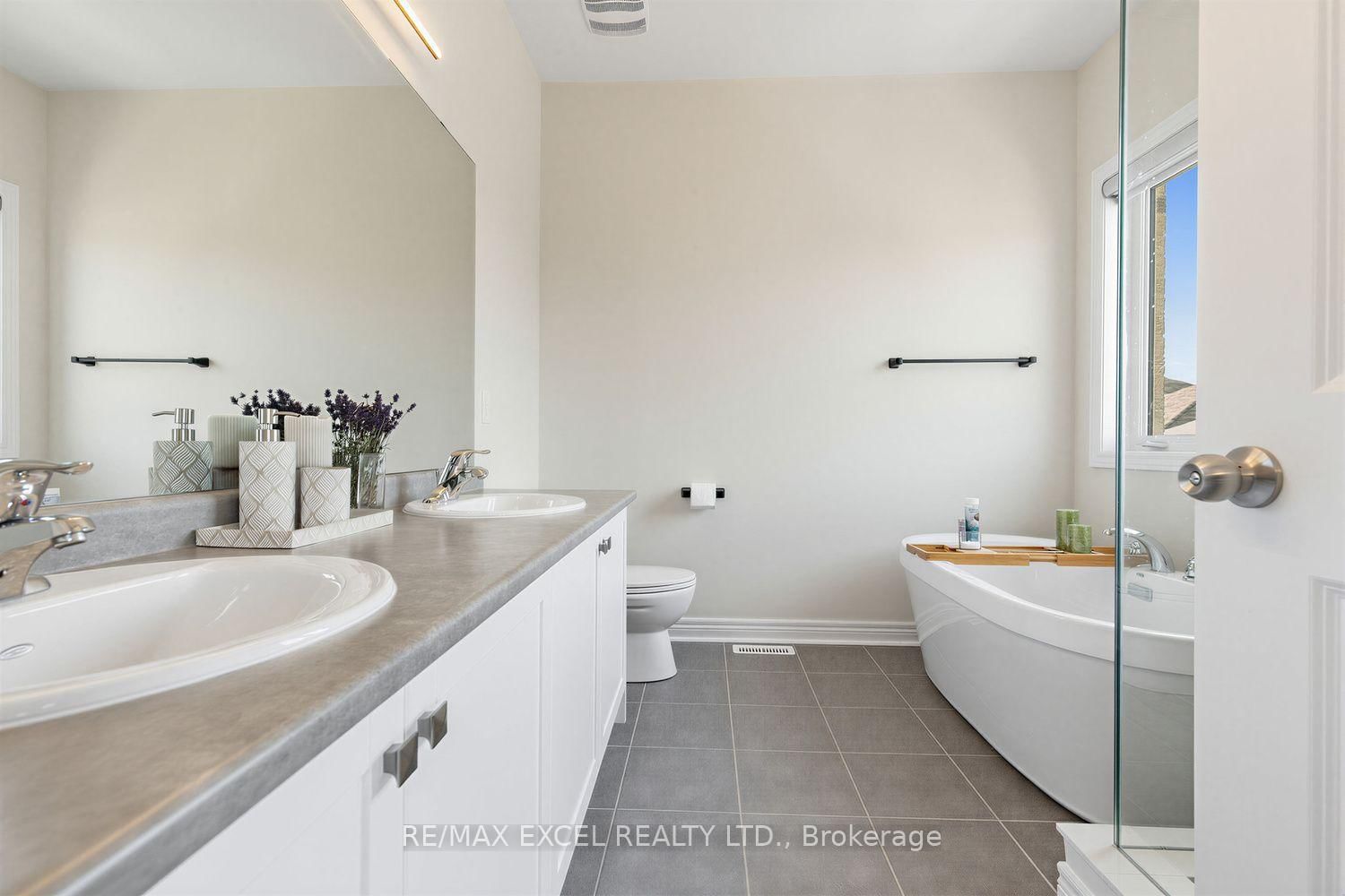10 KEN BETZ Court • Whitchurch-Stouffville, ON photo 25