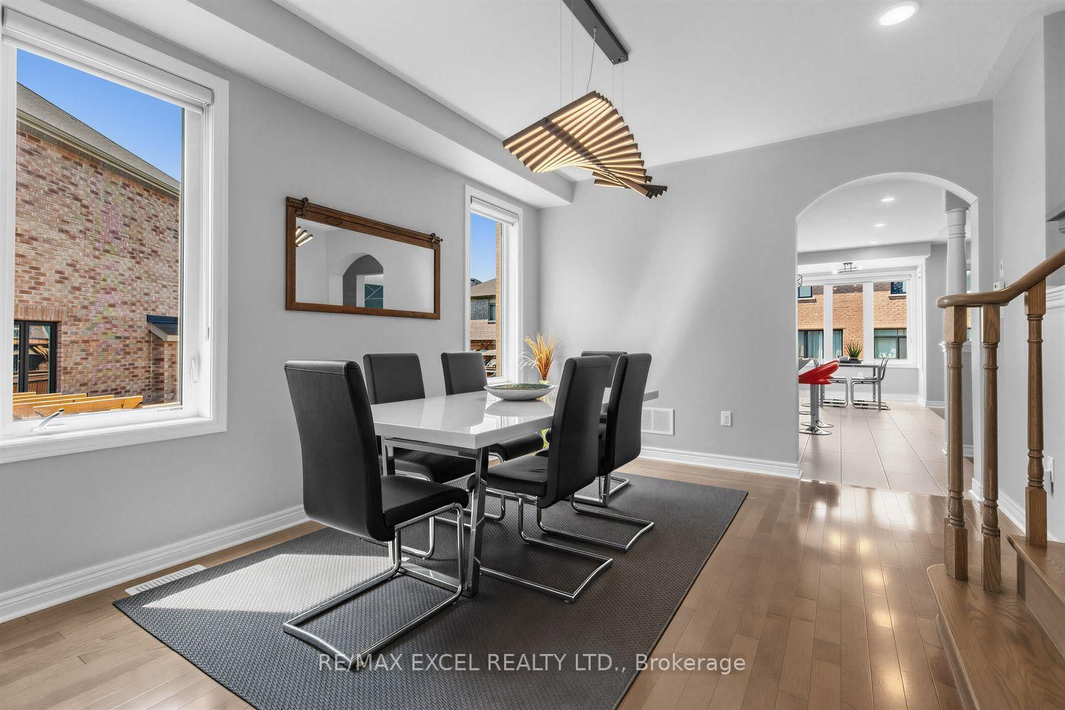 10 KEN BETZ Court • Whitchurch-Stouffville, ON photo 4
