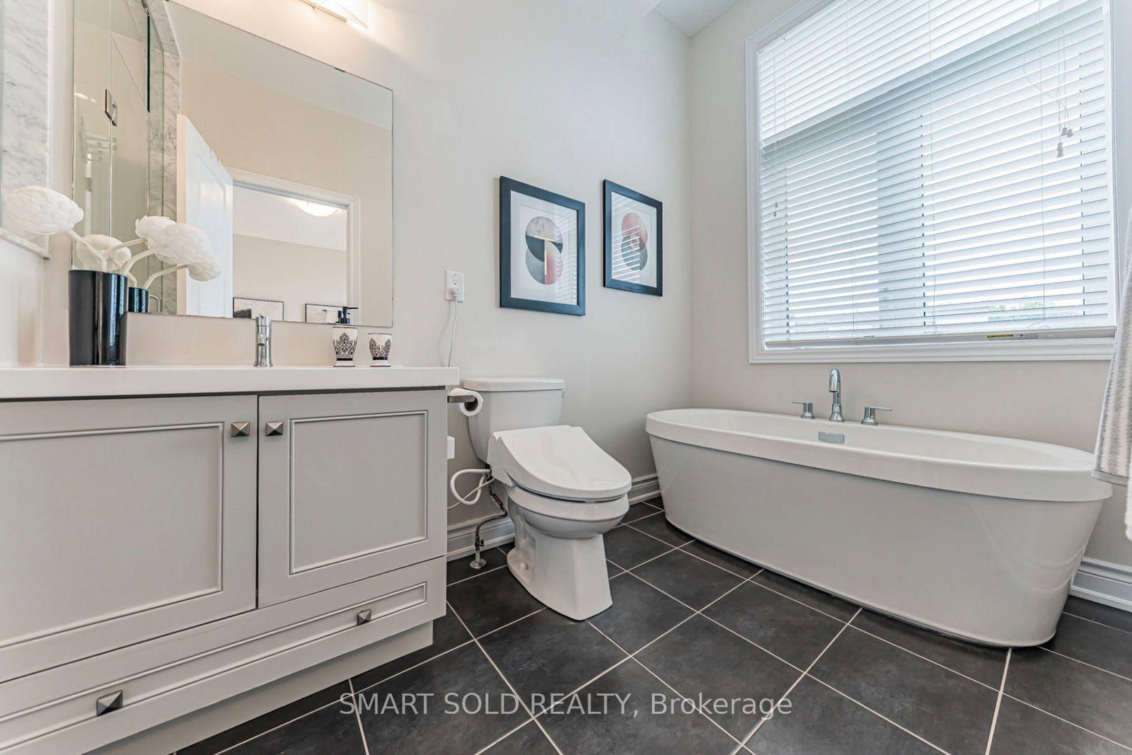 585 Marc Santi Boulevard • Vaughan, ON photo 32