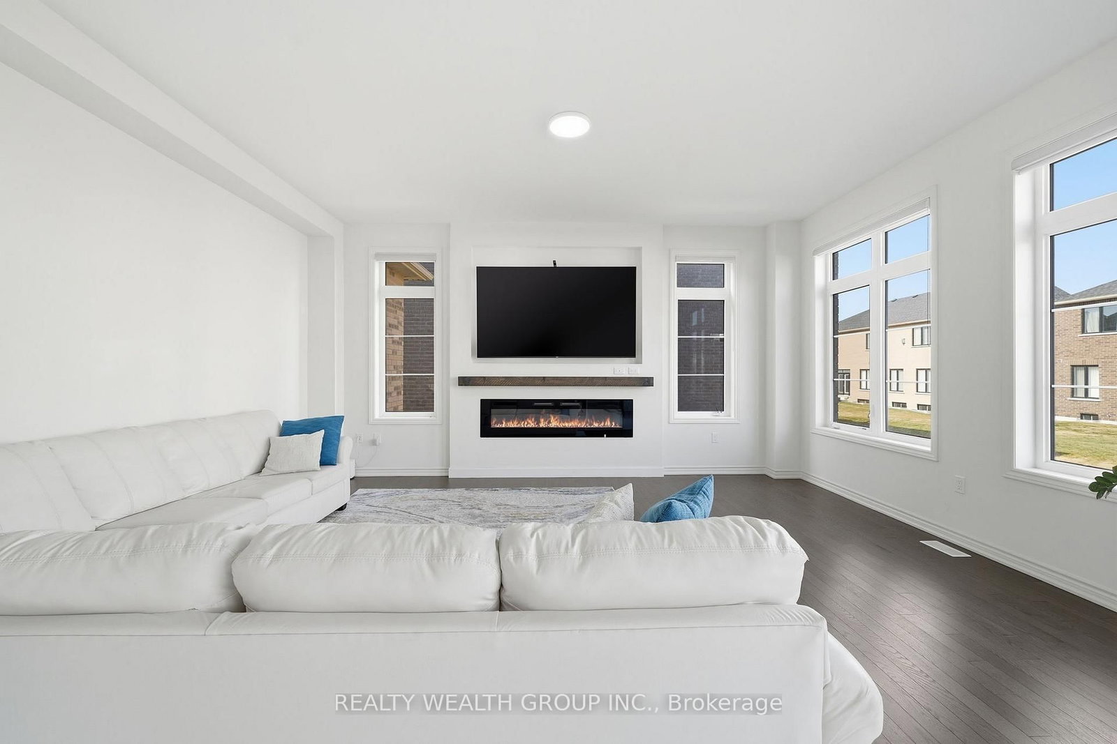 20 Magnolia Avenue • Adjala-Tosorontio, ON photo 5