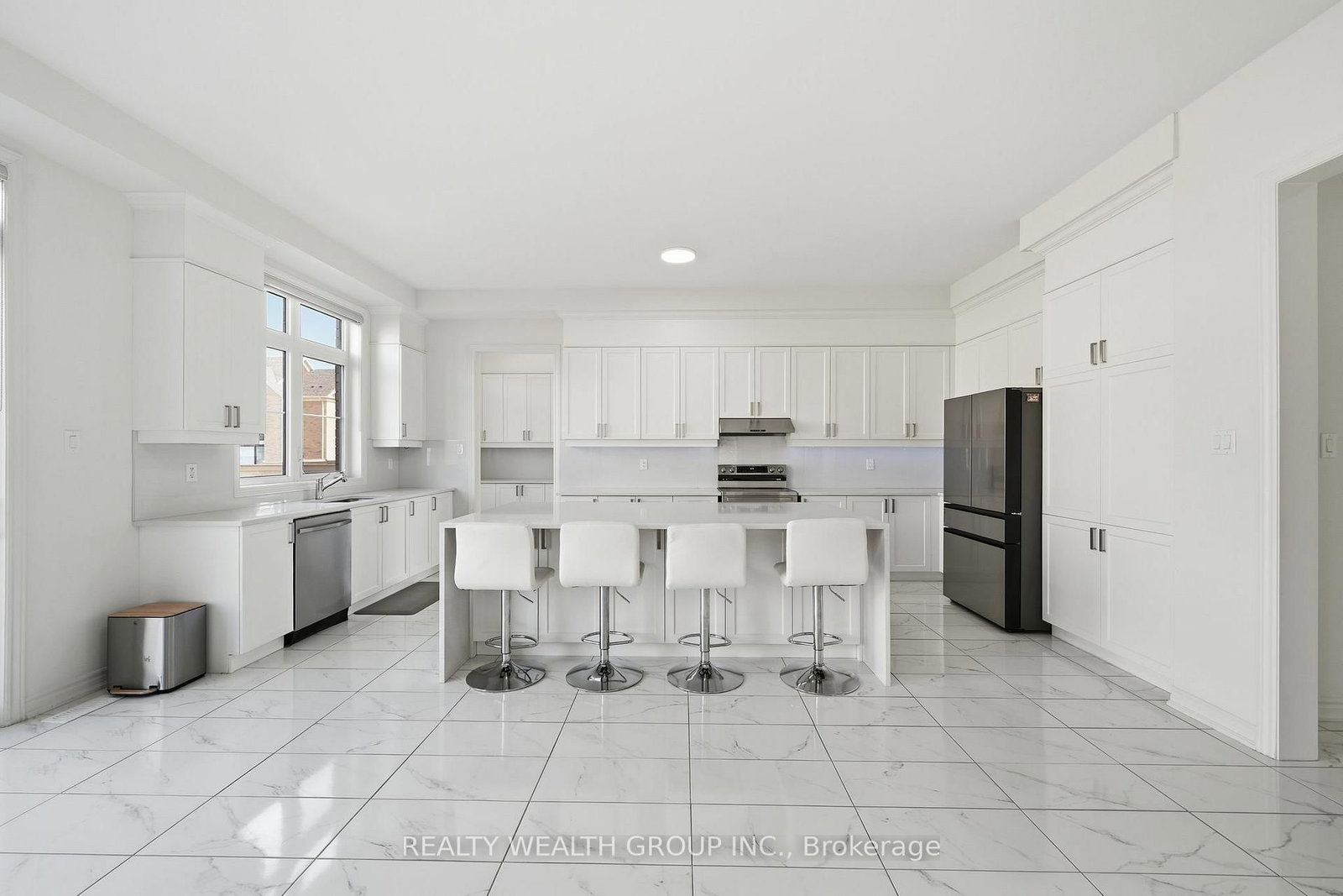 20 Magnolia Avenue • Adjala-Tosorontio, ON photo 7