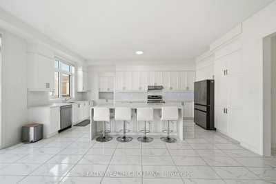 20 Magnolia Avenue • Adjala-Tosorontio, ON photo 7