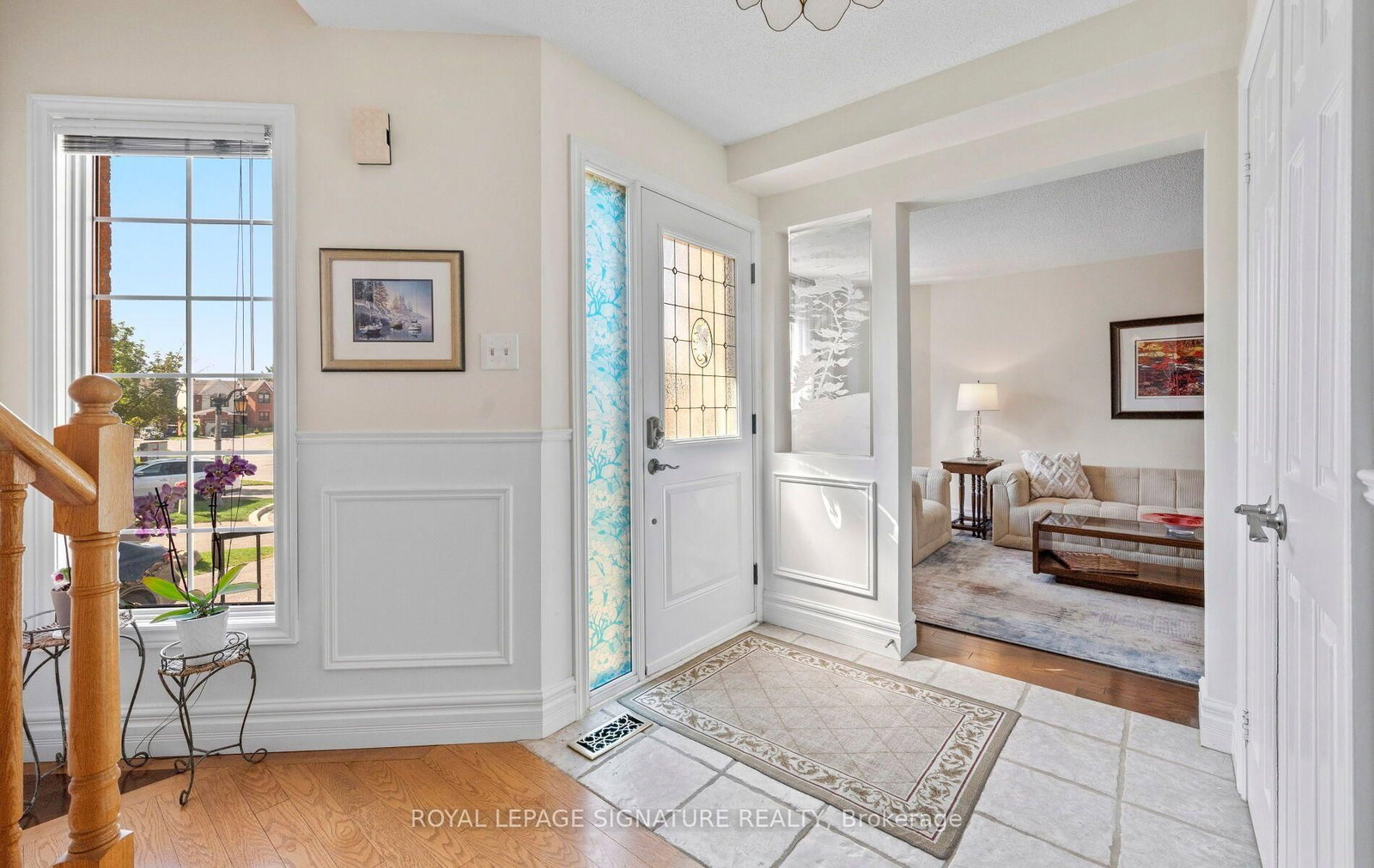 412 Butler Court • Aurora, ON photo 4
