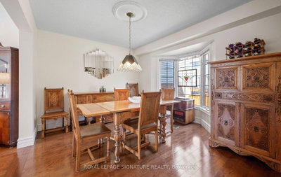 412 Butler Court • Aurora, ON photo 9