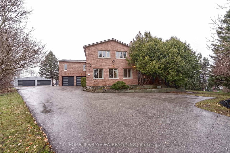25 Whispering Pine Trail, Aurora