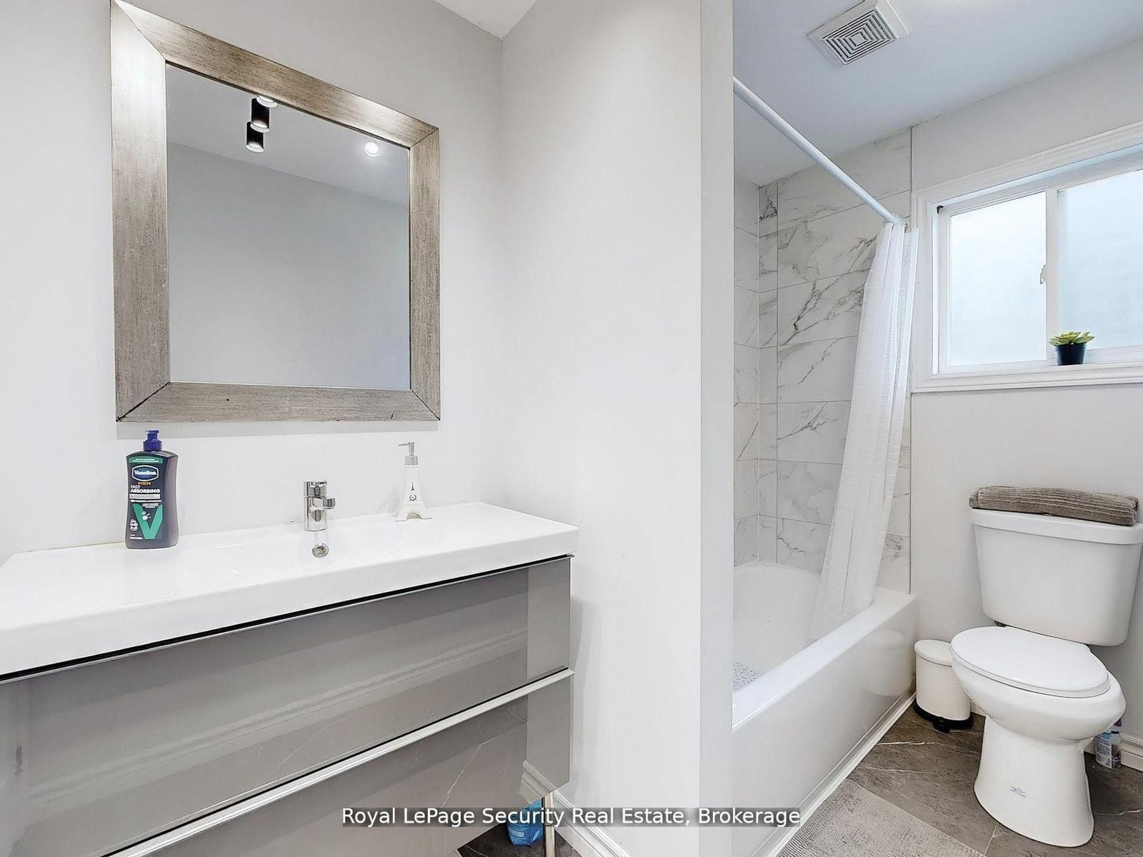 128 Daiseyfield Crescent • Vaughan, ON photo 37