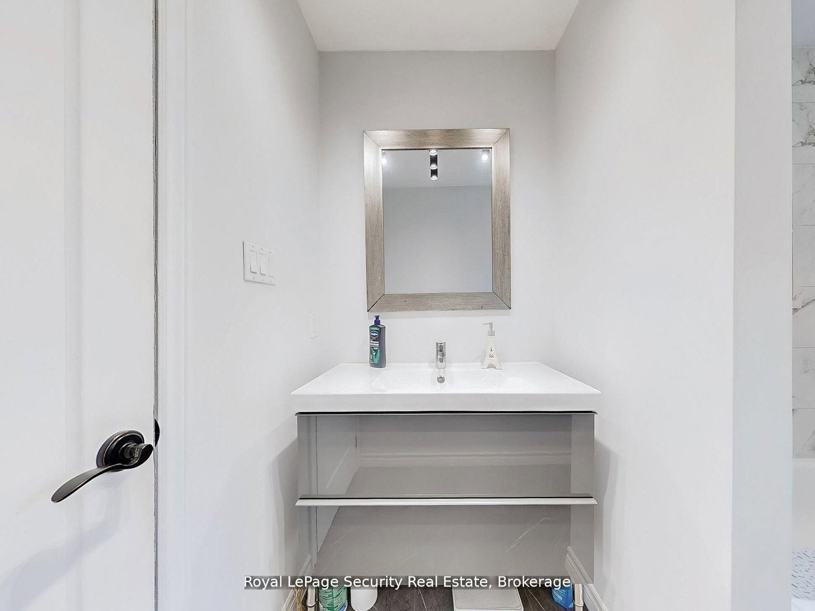 128 Daiseyfield Crescent • Vaughan, ON photo 38