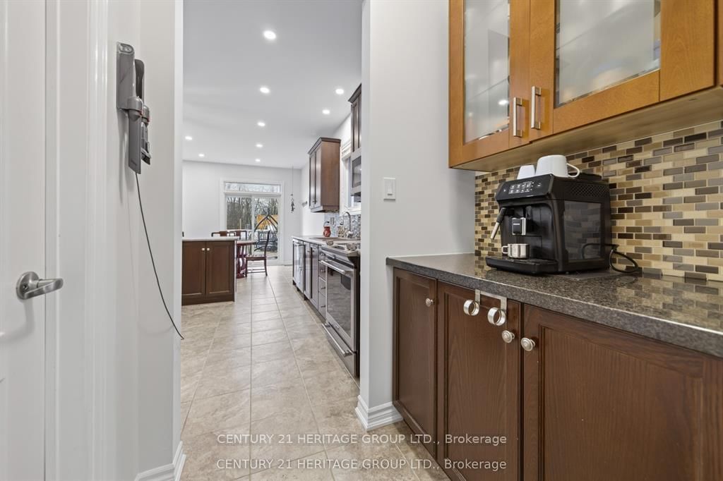 136 Riveredge Drive • Georgina, ON photo 8