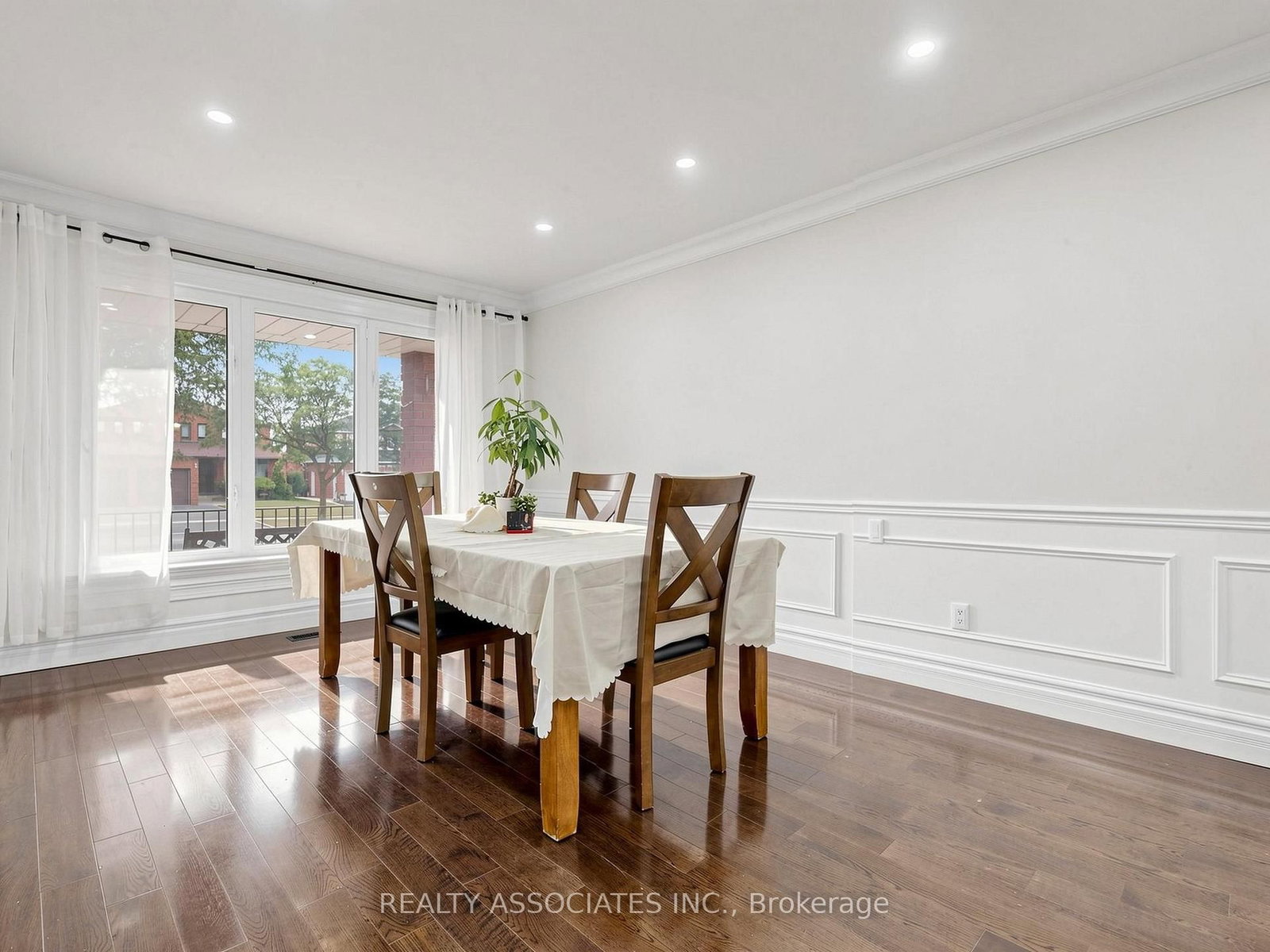 96 S Zinnia Place • Vaughan, ON photo 16