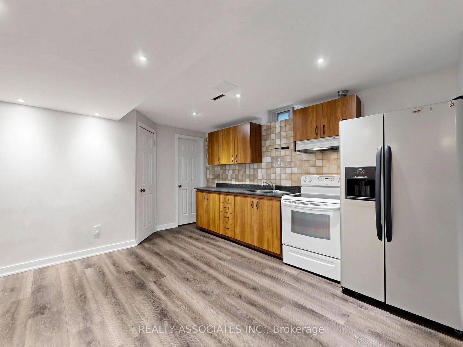 96 S Zinnia Place • Vaughan, ON photo 32
