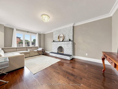 96 S Zinnia Place • Vaughan, ON photo 5